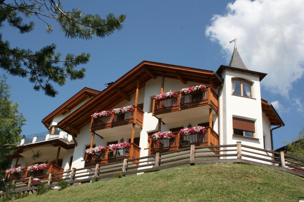 Residence Cesa Ladina St. Ulrich in Gröden Exterior foto